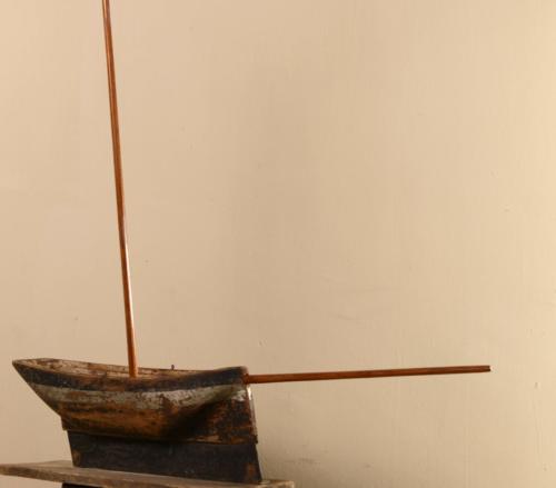 model of a french fishing boat - original paint - ca 1920 - France - L: 57cm - H: 44cm - W: 12cm - € 325,--