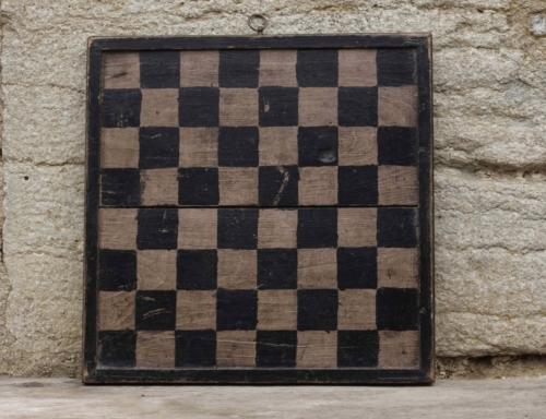 beautiful hand painted chessboard - ca 1900 - Holland - Friesland - 33 cm x 33 cm backside mill game